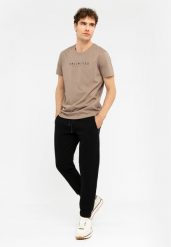 T-shirt w stylu basic, Comfort Fit, T-MITED. Czarne t-shirty męskie Volcano, m, bez wzorów, z bawełny, bez kołnierzyka, bez ramiączek. Za 69.99 zł.