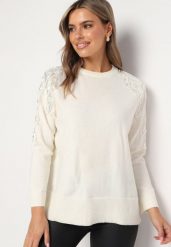 Jasnobeżowy Sweter z Dodatkiem Modalu i Wiskozy z Perłami i Cekinami na Ramionach Ivenise. Brązowe swetry nierozpinane damskie Born2be, na zimę, bez wzorów, z wiskozy, bez kołnierzyka, bez ramiączek. Za 109.99 zł.