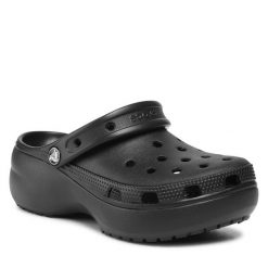 Klapki Crocs. Czarne klapki damskie Crocs, bez wzorów, bez obcasa, bez zapięcia. Za 202.99 zł.