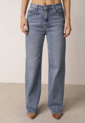 Niebieskie Bawełniane Jeansy z Wysokim Stanem i Szerokimi Nogawkami Marydia. Niebieskie jeansy damskie Born2be, bez wzorów, z bawełny, eleganckie, z podwyższonym stanem, plus size. Za 109.99 zł.