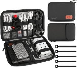 Torba do przechowywania organizera kabli w kolorze czarnym. Czarne torby na laptopa damskie TRAVELHAWK, bez wzorów, z materiału. Za 18.95 zł.