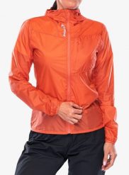 Kurtka przeciwwiatrowa damska Inov-8 Windshell. Czerwone kurtki sportowe damskie Inov-8, xs, bez wzorów, z poliamidu, bez ramiączek, bez kaptura, do biegania. Za 235.39 zł.
