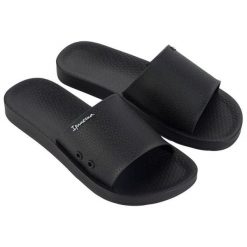Klapki damskie obuwie plażowe Ipanema Classic Slide Fem. Czarne klapki damskie Ipanema, bez wzorów, bez obcasa, bez zapięcia. Za 74.25 zł.