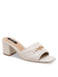 Nine West Klapki 123AL0687 Biały. Białe klapki damskie Nine West, bez wzorów, z syntetyku, bez obcasa, bez zapięcia. Za 229.99 zł.