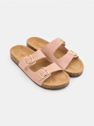 Klapki ze skórzaną wkładką - różowy. Czerwone klapki damskie Sinsay, bez wzorów, bez obcasa, bez zapięcia. Za 39.99 zł.