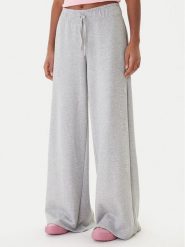 Juicy Couture Spodnie dresowe Annen JCWBJ225320 Szary Wide Leg. Szare spodnie dresowe damskie Juicy Couture, bez wzorów, z dresówki. Za 349.99 zł.