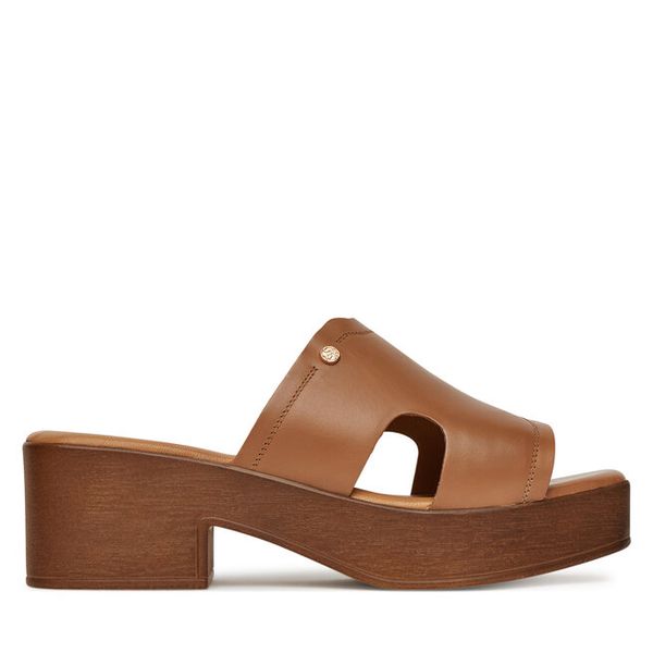 Klapki Lasocki. Brązowe klapki damskie Lasocki, bez wzorów, bez obcasa, bez zapięcia. Za 159.99 zł.