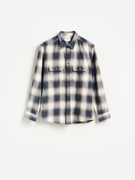 Koszula w kratę regular fit - wielobarwny. Koszule męskie Reserved, l, bez wzorów, z bawełny, bez kołnierzyka, bez ramiączek. Za 129.99 zł.