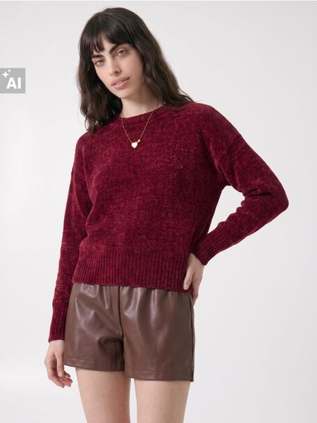 Sweter oversize - różowy. Czerwone swetry nierozpinane damskie Sinsay, l, bez wzorów, bez kołnierzyka, bez ramiączek. Za 49.99 zł.