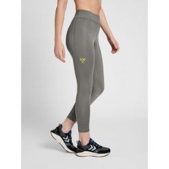 Damskie legginsy 3/4 top Hummel GG-12. Szare legginsy damskie Hummel, bez wzorów, z dżerseju. W wyprzedaży za 152.50 zł.