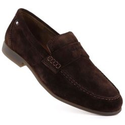 Zamszowe mokasyny męskie miękkie czekoladowe Bugatti 311-AW660-1400-6100. Brązowe buty sportowe męskie Bugatti, bez wzorów, z nubiku, bez zapięcia. Za 389.99 zł.