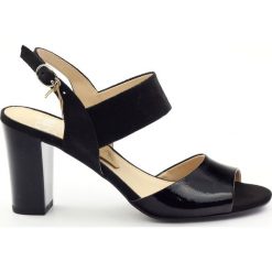Czarne Caprice sandały buty damskie 28307. Czarne sandały damskie Caprice, bez wzorów, z nubiku, bez obcasa, bez zapięcia. W wyprzedaży za 147.95 zł.