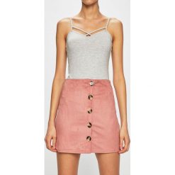 Tally Weijl - Spódnica. Czerwone spódnice damskie TALLY WEIJL, na co dzień, l, bez wzorów, z elastanu, casualowe, mini, dopasowane. W wyprzedaży za 39.90 zł.