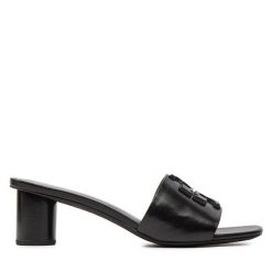 Klapki Tory Burch. Czarne klapki damskie Tory Burch, bez wzorów, bez obcasa, bez zapięcia. Za 1,649.00 zł.