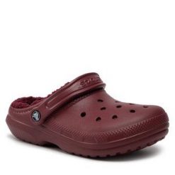 Klapki Crocs. Czerwone klapki damskie Crocs, bez wzorów, bez obcasa, bez zapięcia. Za 229.99 zł.