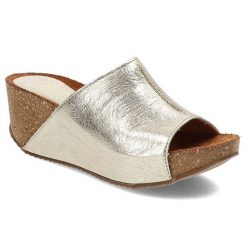 Złote Klapki Simen Wygodne Skórzane Buty Na Koturnie. Żółte klapki damskie Simen, na lato, z aplikacjami, eleganckie, bez obcasa, na koturnie, bez zapięcia. Za 249.00 zł.