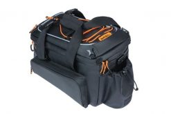 Torba na bagażnik Miles XL Pro MIK 2.0, czarna. Czarne torby sportowe męskie BASIL, bez wzorów, z materiału, na ramię. Za 574.49 zł.
