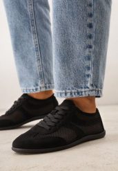 Czarne Sneakersy Typu Tenisówki z Siateczkowymi Wstawkami Corigoria. Czarne trampki i tenisówki damskie Born2be, bez wzorów, z jeansu, bez zapięcia. Za 99.99 zł.