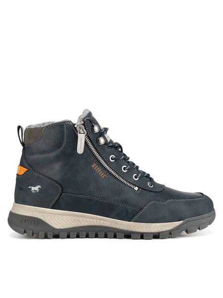 Mustang Trzewiki 4202-601 Granatowy. Niebieskie botki męskie Mustang, bez wzorów, z materiału, bez obcasa, bez zapięcia. Za 359.99 zł.