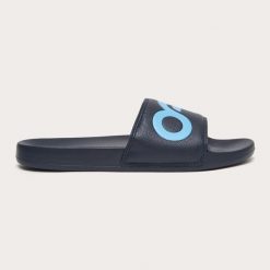 Oakley Klapki B1B Slide 2.0 Fof100424-6Le. Niebieskie klapki męskie Oakley, bez wzorów, bez zapięcia. Za 86.99 zł.