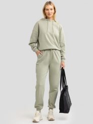 Spodnie damskie dresowe pistacjowe Foxie 302/ Megan 302. Zielone spodnie dresowe damskie BIG STAR, bez wzorów, z bawełny, retro. W wyprzedaży za 59.99 zł.