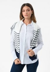 Biała koszula damska K-LIZZY. Białe koszule damskie Volcano, plus size, bez wzorów, z materiału, eleganckie, bez kołnierzyka, bez ramiączek. Za 129.99 zł.