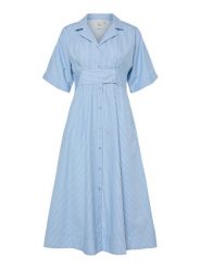 YAS Sukienka koszulowa Astor 26037276 Niebieski Regular Fit. Niebieskie sukienki damskie YAS, bez wzorów, z bawełny, bez kołnierzyka, bez ramiączek, koszulowe. Za 209.99 zł.
