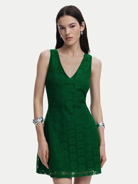 Desigual Sukienka koktajlowa 25SWVW53 Zielony Slim Fit. Zielone sukienki damskie Desigual, m, bez wzorów, z syntetyku, wizytowe, bez kołnierzyka, bez ramiączek. Za 249.99 zł.