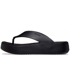 Klapki Crocs Getaway Platform Flip W Damskie. Czarne klapki damskie Crocs, na lato, bez wzorów, z materiału, bez obcasa, na koturnie, bez zapięcia. Za 297.99 zł.