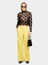 Sisley Bluzka 5XDMLQ06B Czarny Regular Fit. Czarne bluzki damskie Sisley, xs, bez wzorów, z syntetyku, bez kołnierzyka, bez ramiączek. Za 319.99 zł.