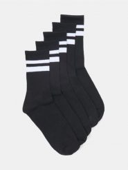 Skarpetki basic 5 pack - czarny. Czarne skarpety męskie Sinsay, bez wzorów. Za 19.99 zł.