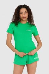 JUICY COUTURE Zielony t-shirt damski haylee recycled z haftowanym logo. Zielone t-shirty damskie Juicy Couture, s, bez wzorów, bez kołnierzyka, bez ramiączek. W wyprzedaży za 243.99 zł.