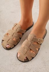 Ciemnobeżowe Klapki z Paskami w Stylu Gladiatorek z Klamerką Lorianatea. Brązowe klapki damskie Born2be, na lato, bez wzorów, z jeansu, bez obcasa, na płaskiej podeszwie, bez zapięcia. Za 69.99 zł.