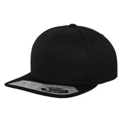 110 Czapka Z Daszkiem Typu Snapback. Czarne czapki damskie FLEXFIT, bez wzorów. Za 95.99 zł.