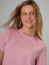 4F T-shirt regular gładki damski - różowy XL. Czerwone t-shirty damskie 4F, m, bez wzorów, z bawełny, klasyczne, bez kołnierzyka, bez ramiączek. Za 69.99 zł.