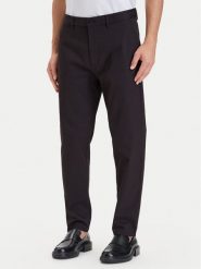 Calvin Klein Chinosy LV04LH610G Czarny Tapered Fit. Czarne eleganckie spodnie męskie Calvin Klein, bez wzorów, z bawełny. Za 409.99 zł.