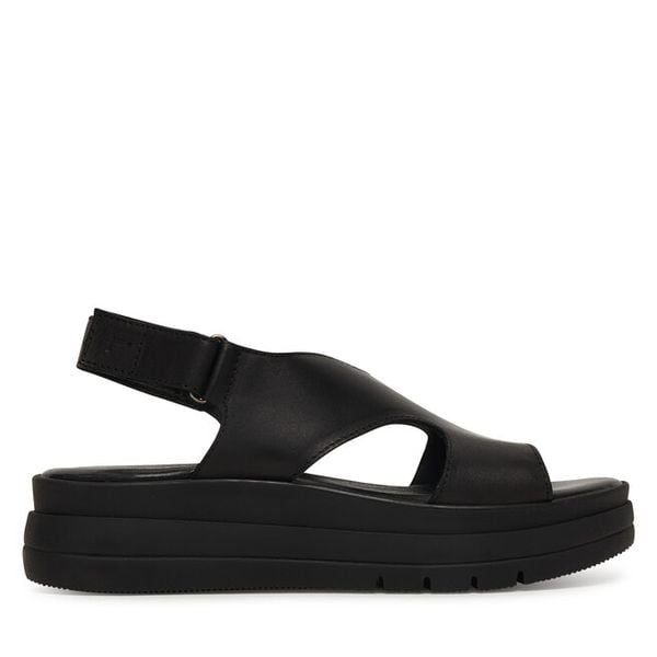 Sandały Tamaris. Czarne sandały damskie Tamaris, bez wzorów, bez obcasa, na płaskiej podeszwie, bez zapięcia. Za 247.99 zł.