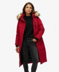 Długi płaszcz z futerka sztucznego Everest od SUPERDRY. Czerwone płaszcze damskie Superdry, xs, bez wzorów, z nylonu, eleganckie, bez kołnierzyka. Za 881.05 zł.
