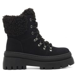 Trzewiki DeeZee. Czarne botki damskie DeeZee, bez wzorów, bez obcasa, na płaskiej podeszwie, bez zapięcia. Za 107.99 zł.