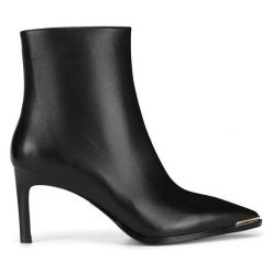 Botki GINO ROSSI. Czarne botki damskie Gino Rossi, bez wzorów, bez obcasa, na szpilce, bez zapięcia. Za 449.99 zł.