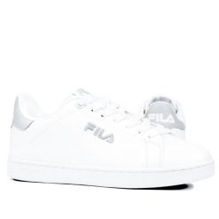 Buty damskie trampki sportowe COURTBAY LINEAR WMN. Białe obuwie sportowe damskie Fila, bez wzorów, bez zapięcia. W wyprzedaży za 179.00 zł.