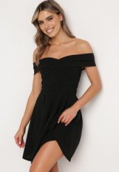 Czarna Sukienka z Hiszpańskim Dekoltem o Rozkloszowanym Fasonie Vilenia. Czarne sukienki damskie Born2be, na co dzień, l, bez wzorów, eleganckie, bez kołnierzyka, bez ramiączek, mini, rozkloszowane. Za 89.99 zł.