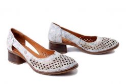 ARTIKER RELAKS 58C2117 ecru, czółenka damskie. Brązowe czółenka damskie Artiker Relaks, na lato, w ażurowe wzory, ze skóry, bez obcasa, na obcasie, bez zapięcia. Za 233.67 zł.