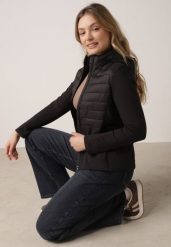 Czarna Pikowana Kurtka Przejściowa z Kapturem i Elastycznymi Rękawami Nikitha. Czarne kurtki sportowe damskie Born2be, l, bez wzorów, z jeansu, bez ramiączek, z kapturem. Za 149.99 zł.