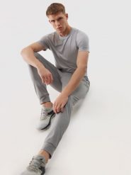 4F Spodnie treningowe szybkoschnące męskie - chłodny jasny szary 3XL. Szare spodnie sportowe męskie 4F, m, bez wzorów, z dzianiny, na fitness i siłownię. W wyprzedaży za 89.99 zł.