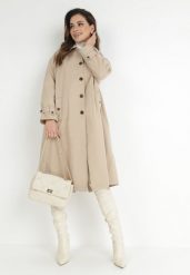 Beżowy Płaszcz Trencz Oversize na Guziki Kalei. Brązowe płaszcze damskie Born2be, m, bez wzorów, bez kołnierzyka, bez kaptura. Za 249.99 zł.