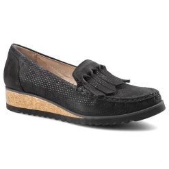 Półbuty damskie Simen, na niskiej koturnie i z ozdobnymi frędzlami na cholewce, czarne, 0769-S04-Perf-K-W-Nero. Czarne półbuty damskie Simen, z aplikacjami, biznesowe, bez obcasa, na koturnie, bez zapięcia. Za 199.00 zł.