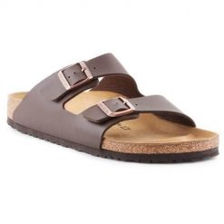 Klapki damskie Birkenstock Arizona BF. Brązowe klapki damskie Birkenstock, na lato, bez wzorów, z materiału, bez obcasa, bez zapięcia. Za 349.00 zł.