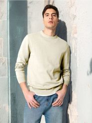 Sweter z okrągłym dekoltem - zielony. Zielone swetry męskie Sinsay, l, bez wzorów, bez kołnierzyka, bez ramiączek. Za 24.99 zł.