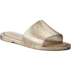 Klapki MELISSA - Soul Ad 32343 Mixed Golden Glitter 03771. Szare klapki damskie Melissa, bez wzorów, z tworzywa sztucznego, bez obcasa, na obcasie, bez zapięcia. W wyprzedaży za 179.00 zł.